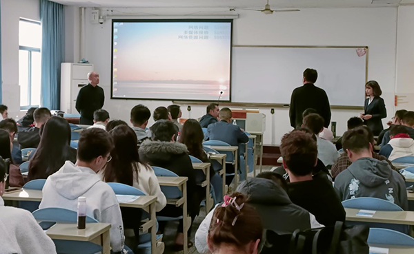 1681091072575937.png 綿陽機場“獵才行動”:走進(jìn)高校 職等你來.png